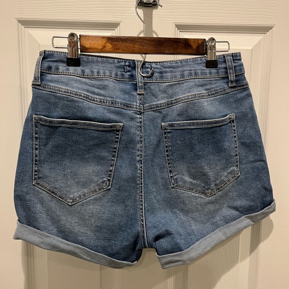 Forever 21 Jean Shorts - Picture 2 of 3